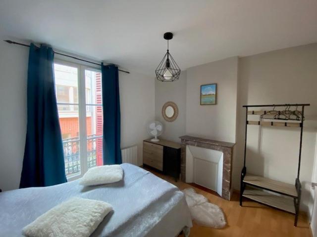 Appartement Avec Balcon Et Parking Prive 梅尔·莱斯·拜恩斯 外观 照片