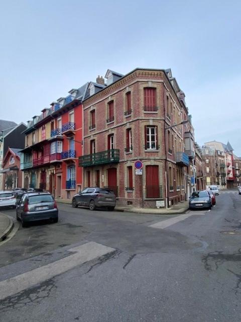 Appartement Avec Balcon Et Parking Prive 梅尔·莱斯·拜恩斯 外观 照片